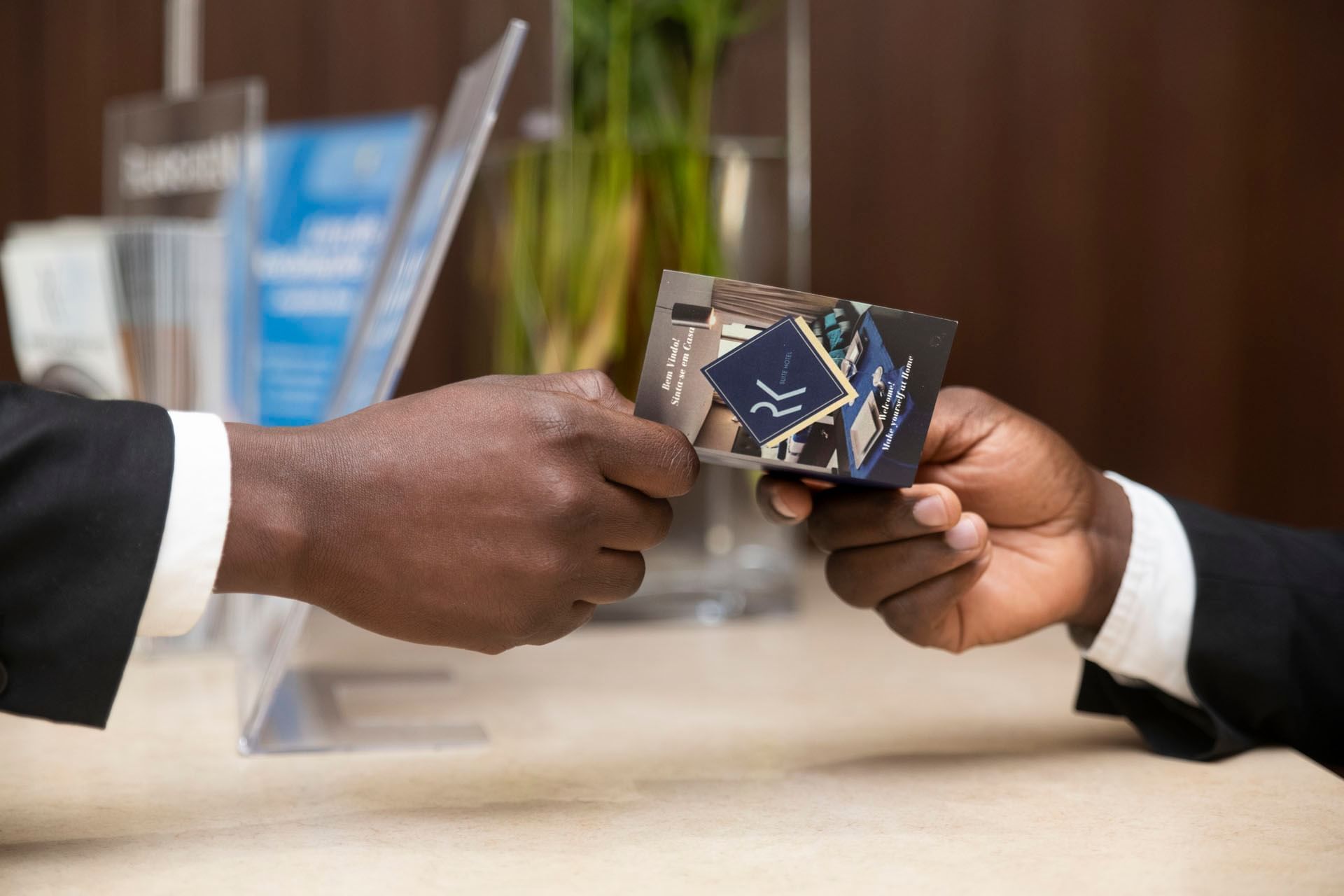 RK Suite Hotel Luanda — Contact
